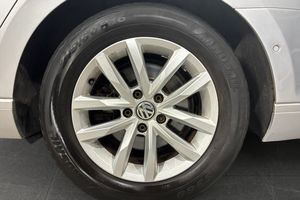 Volkswagen Passat bild 16