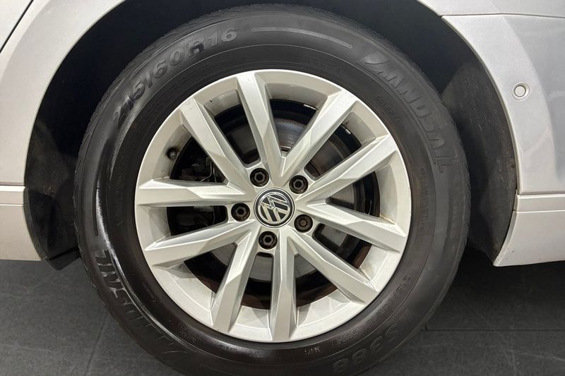 Volkswagen Passat bild 16