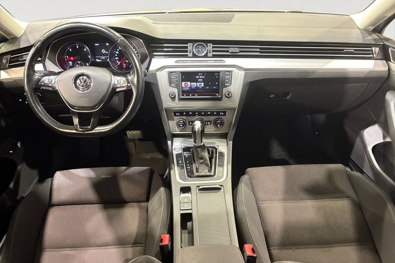Volkswagen Passat bild 11