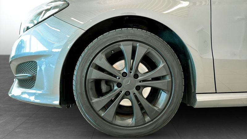 Mercedes B180 bild 9