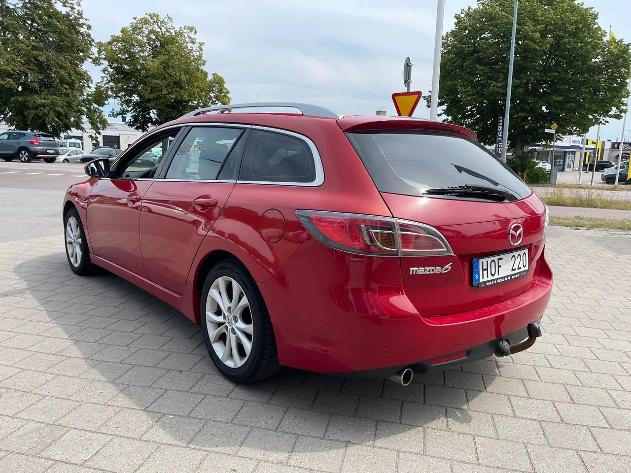 Vehicle image 6