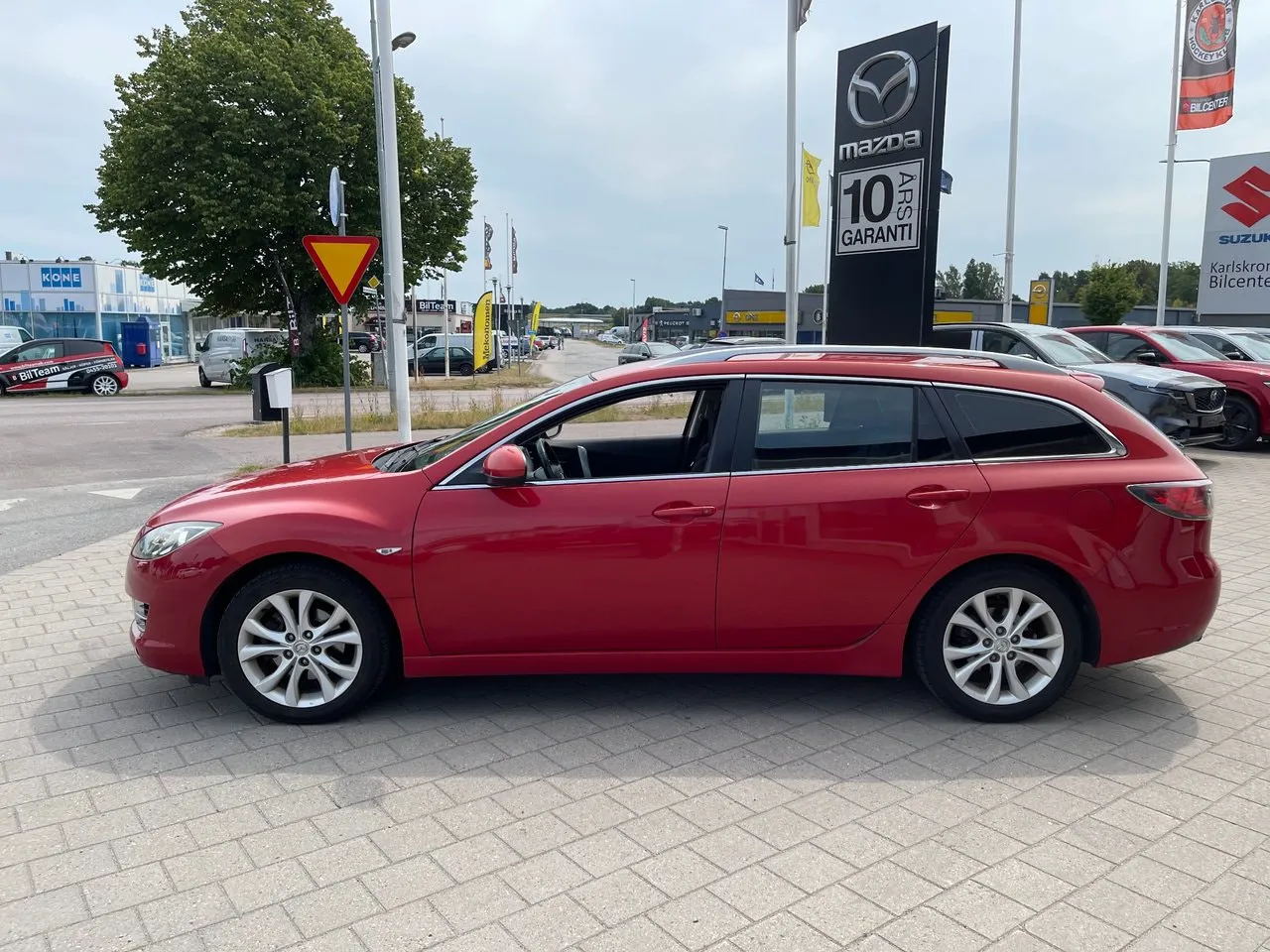 Vehicle image 7
