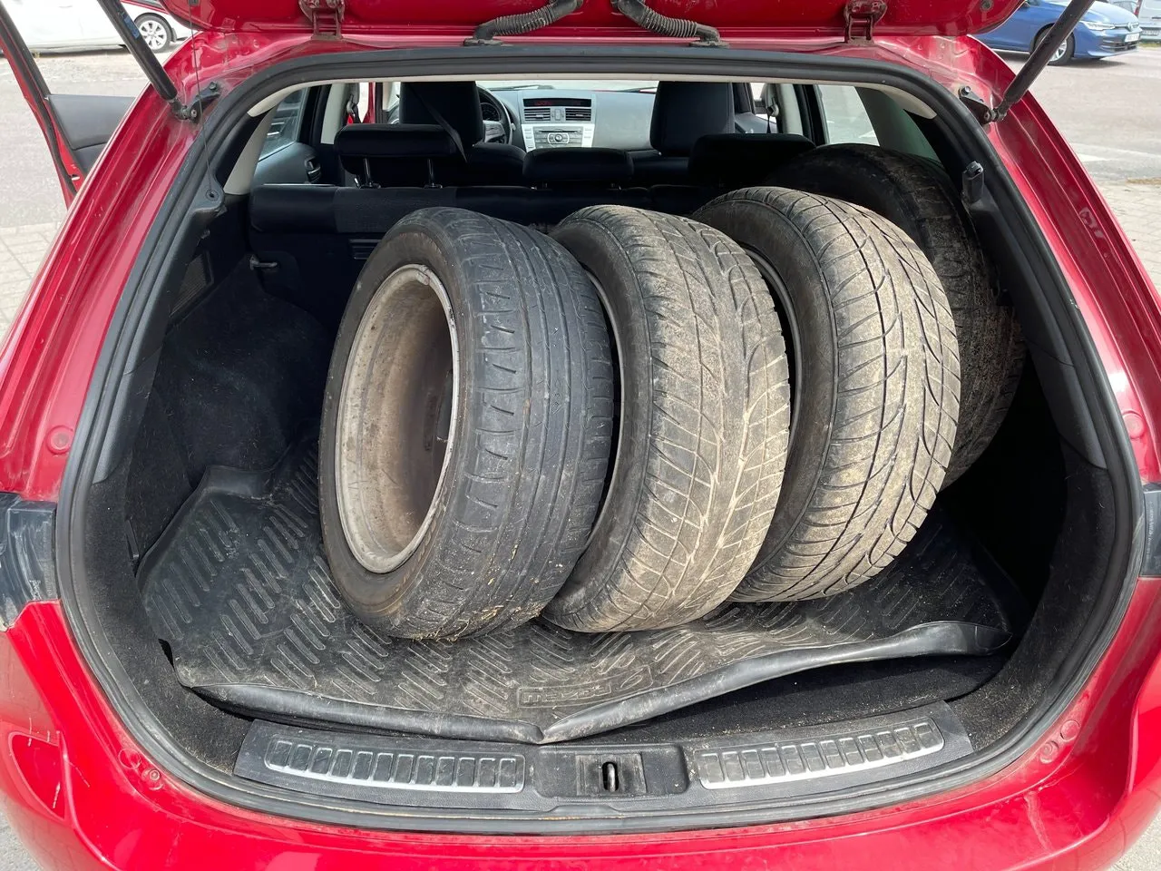 Vehicle image 14