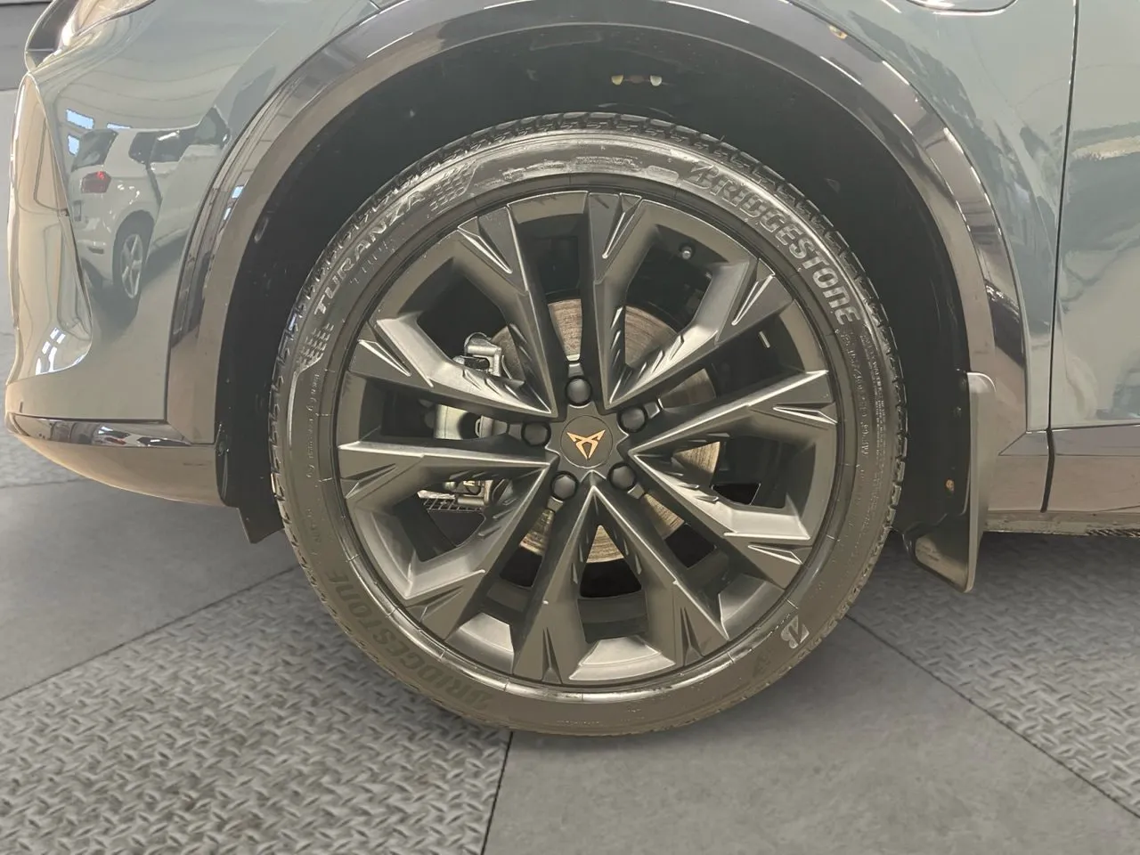 Vehicle image 15