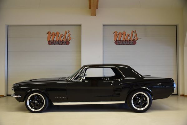 Ford Mustang 2-dr HT V8 302 med insprutning och AOD 4 vxl automat - 1967