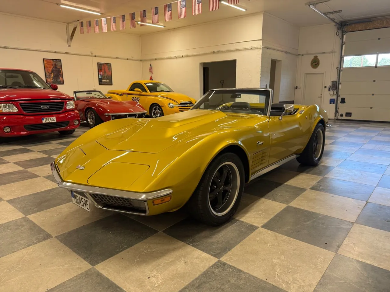 Vehicle image 4