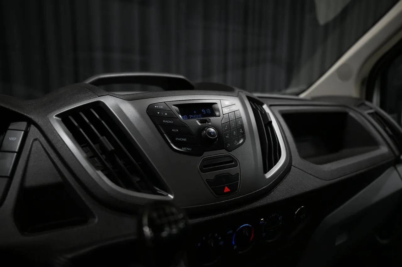 Vehicle image 20