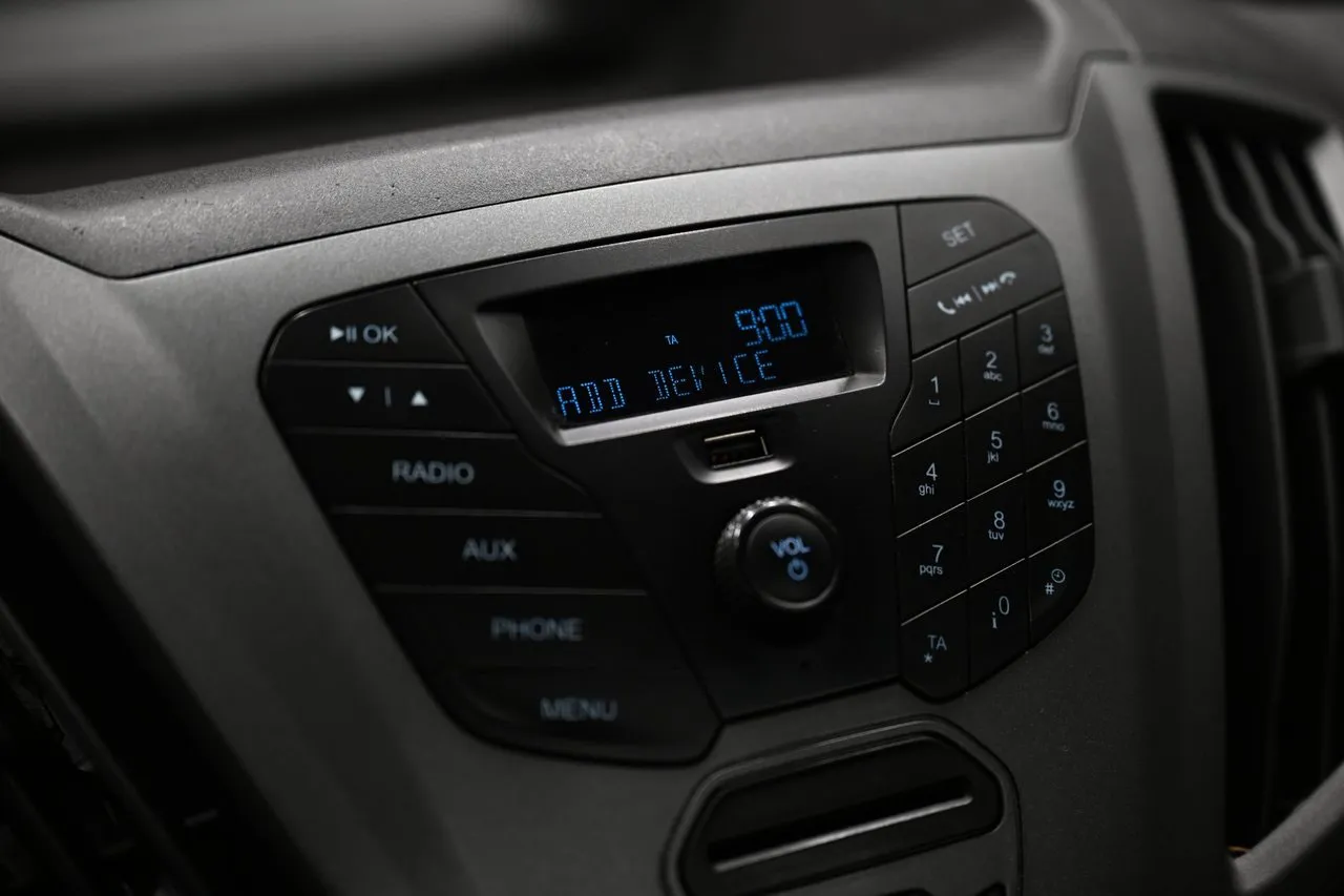 Vehicle image 18