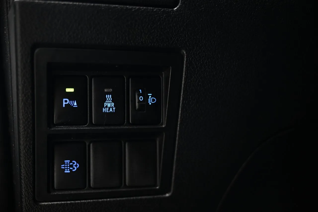 Vehicle image 18