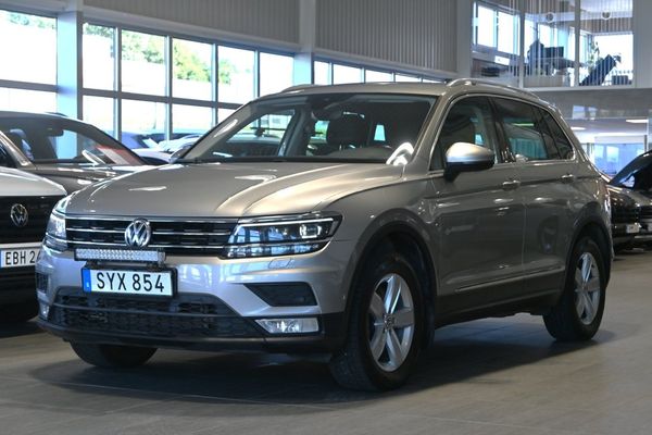 Volkswagen Tiguan 2.0 TSI BMT 4Motion Executive Drag Värmare Adaptiv fart - 2017