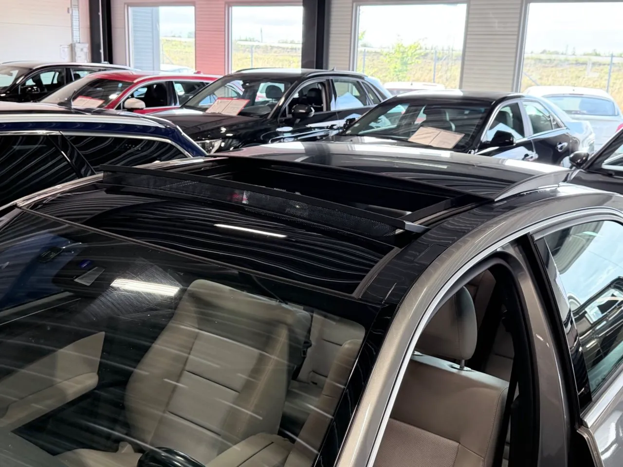 Vehicle image 18