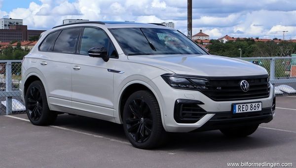 Volkswagen Touareg R e-Hybrid 462hk 4M Pano HeadUp NightVision - 2022