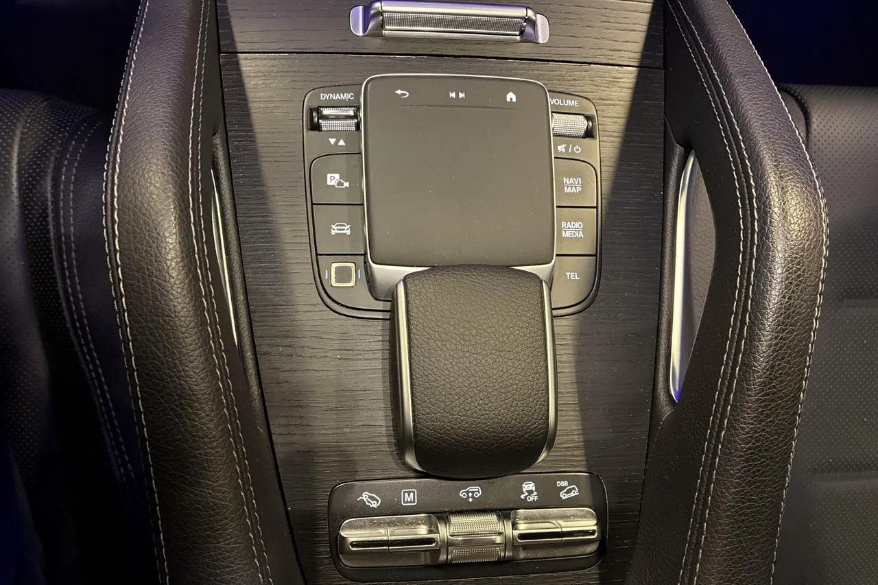 Vehicle image 21