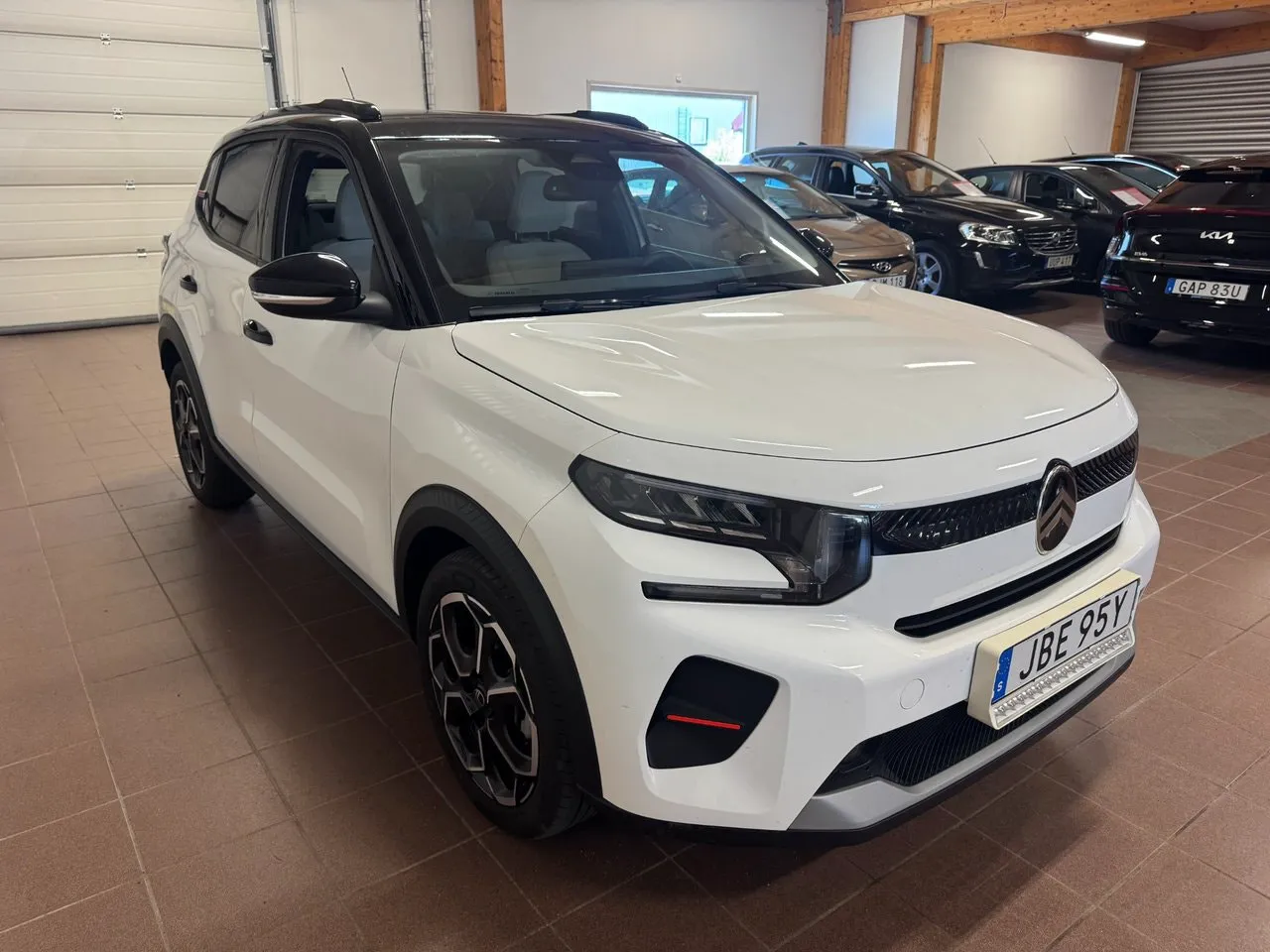 Vehicle image 5