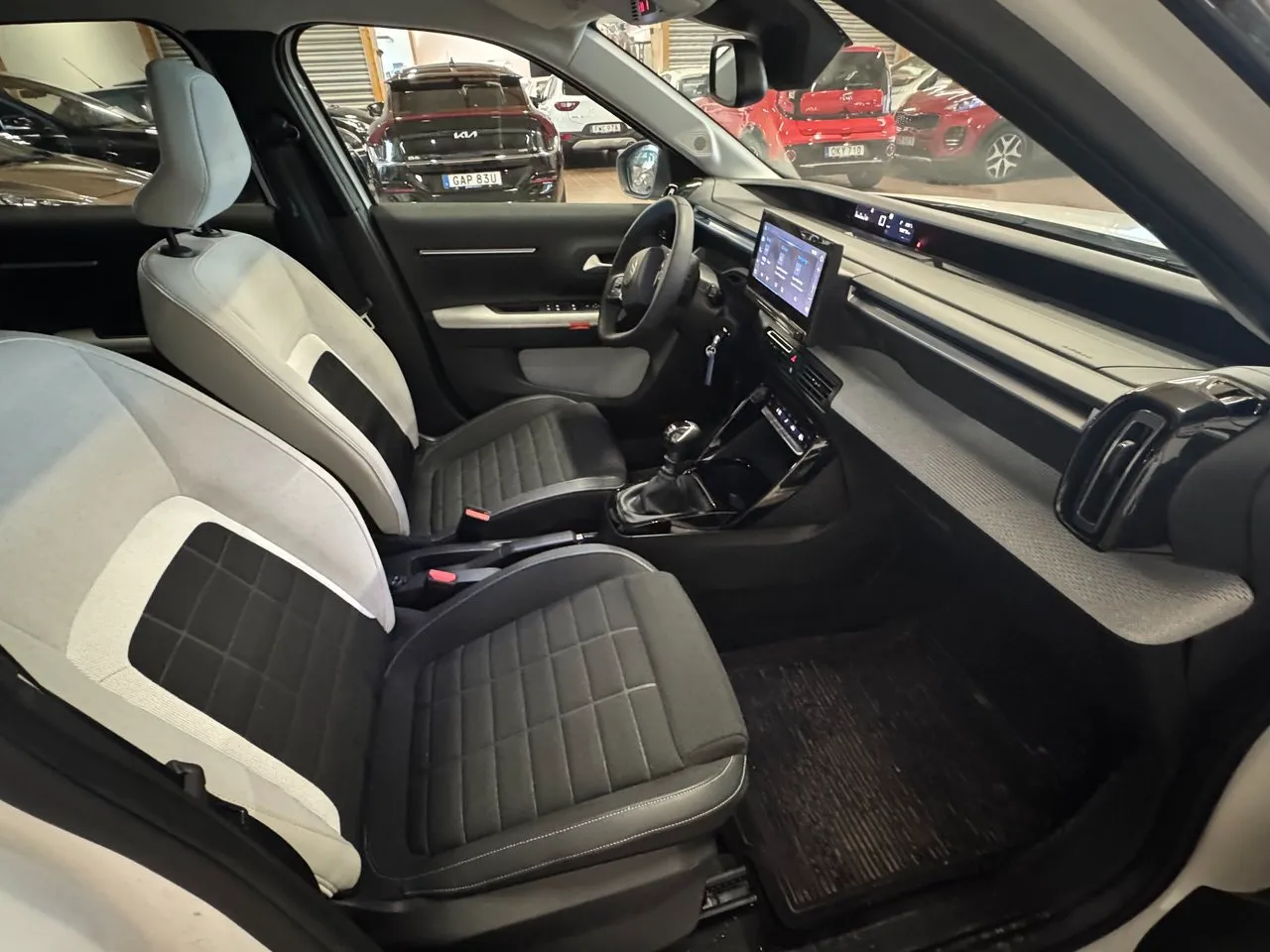 Vehicle image 6