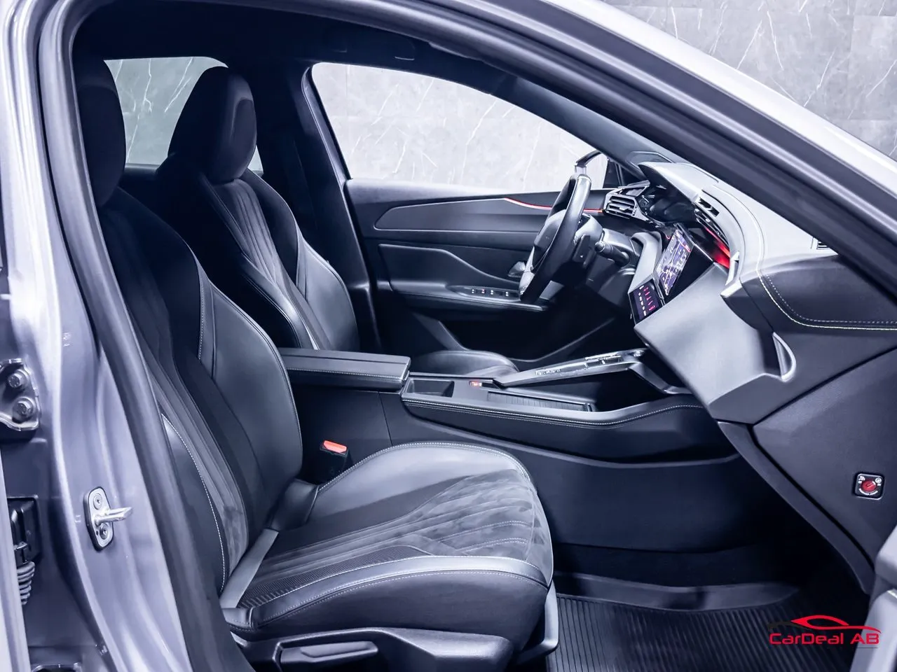 Vehicle image 14