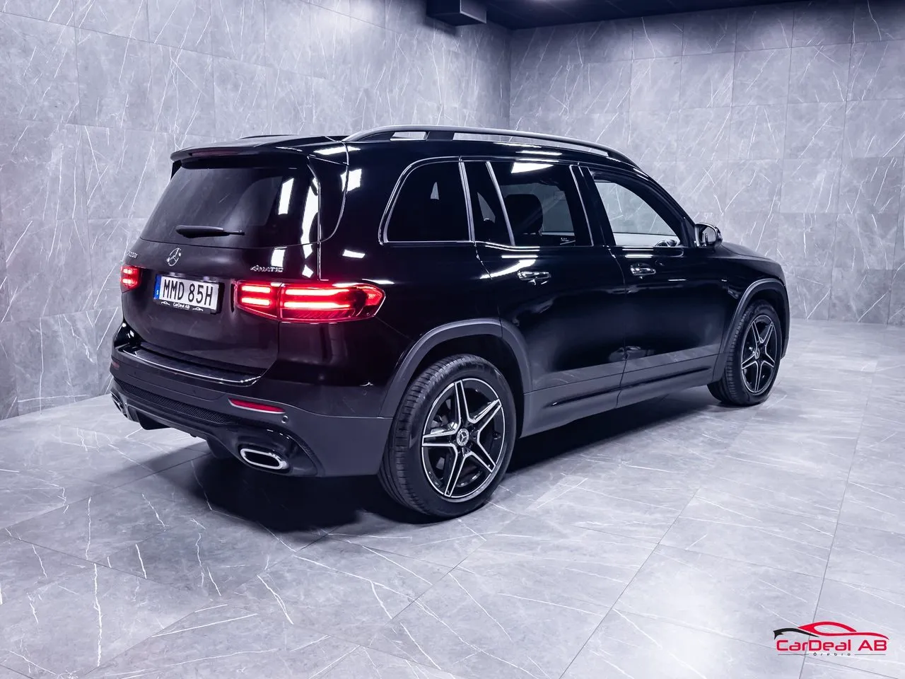 Vehicle image 6
