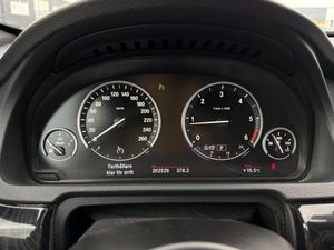 BMW 520 bild 30