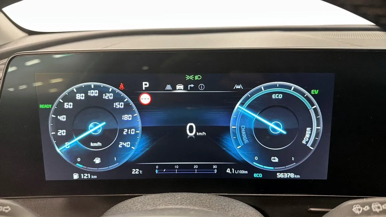 Vehicle image 16