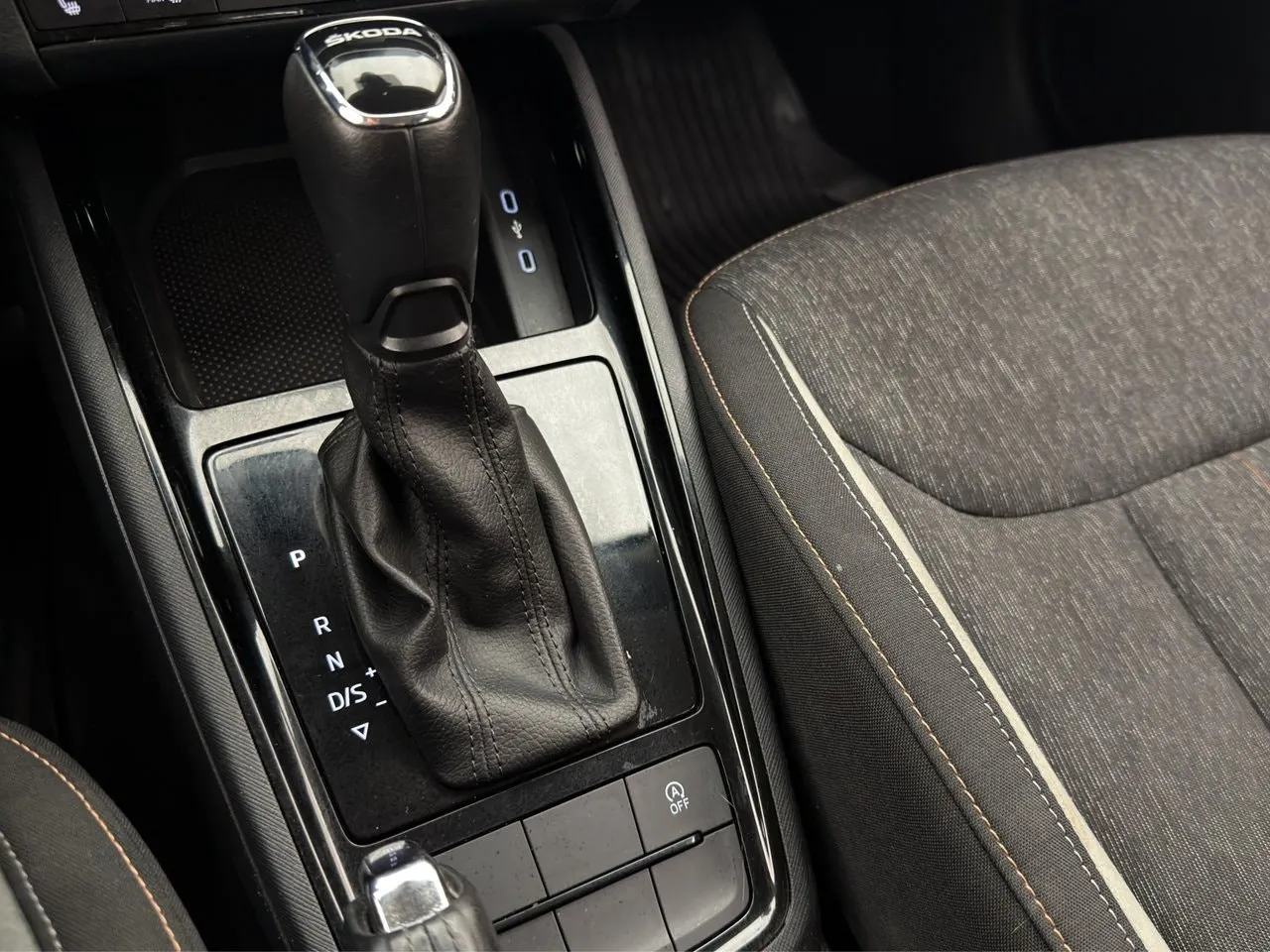 Vehicle image 22