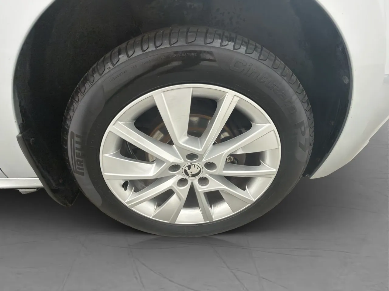 Vehicle image 33