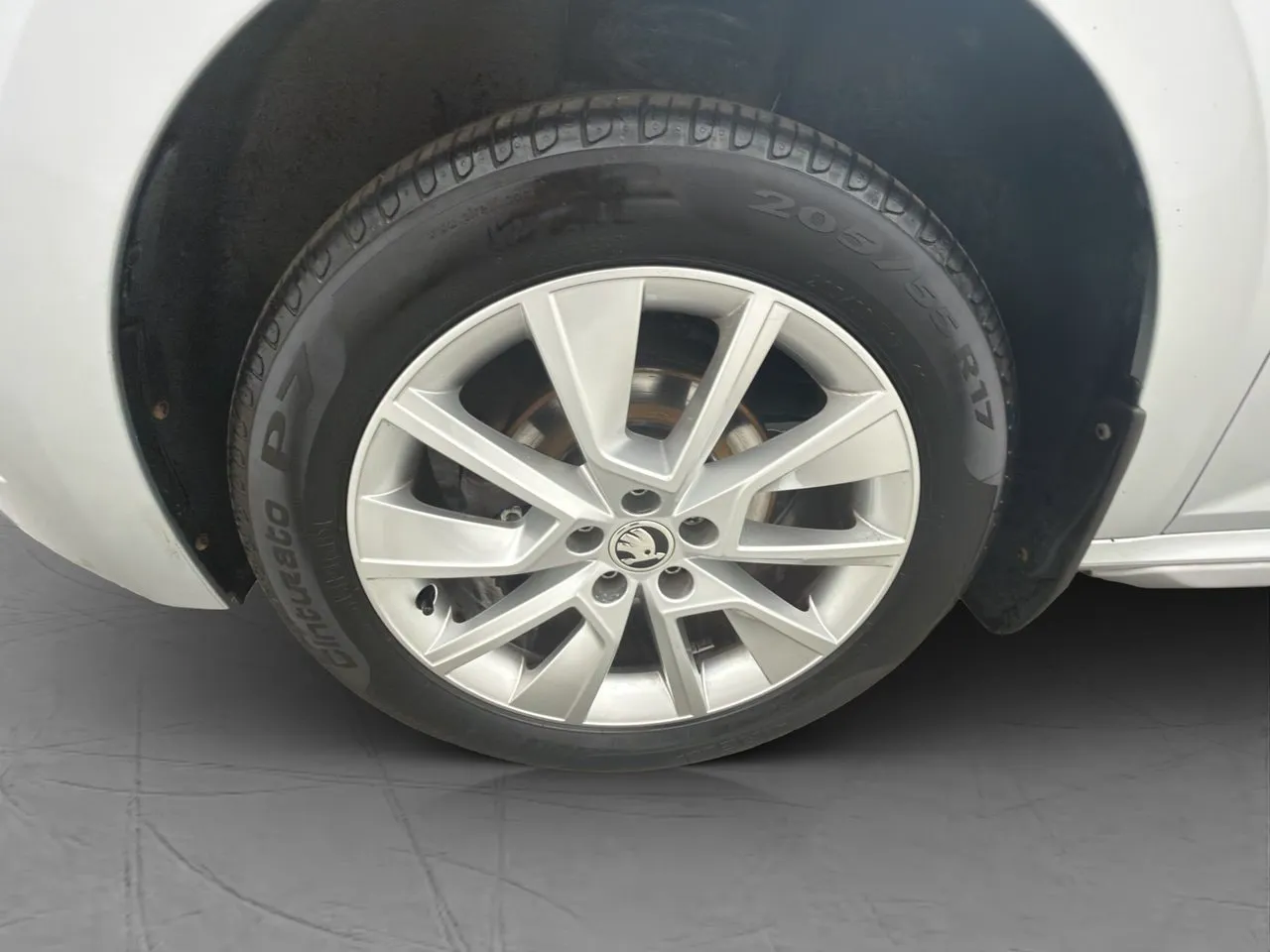 Vehicle image 30