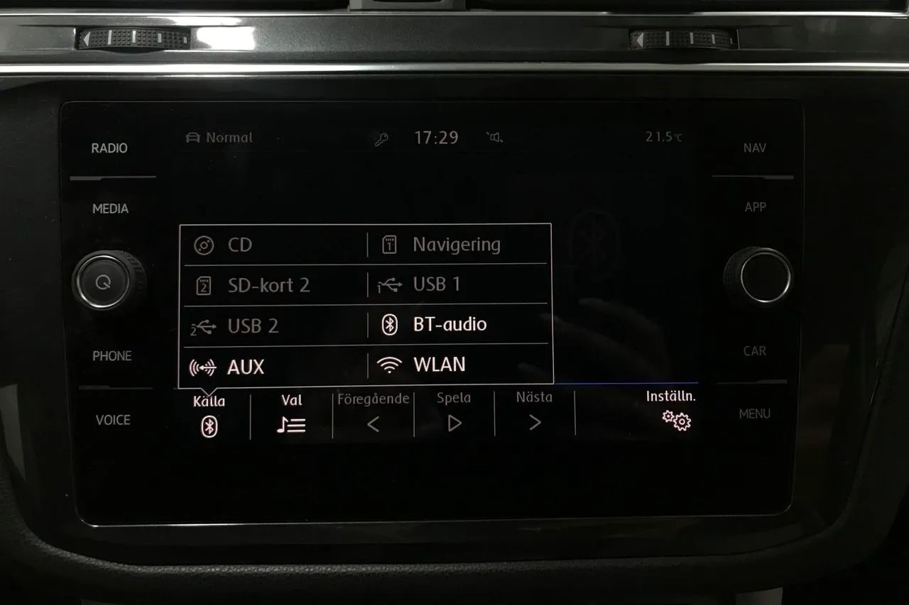 Vehicle image 24