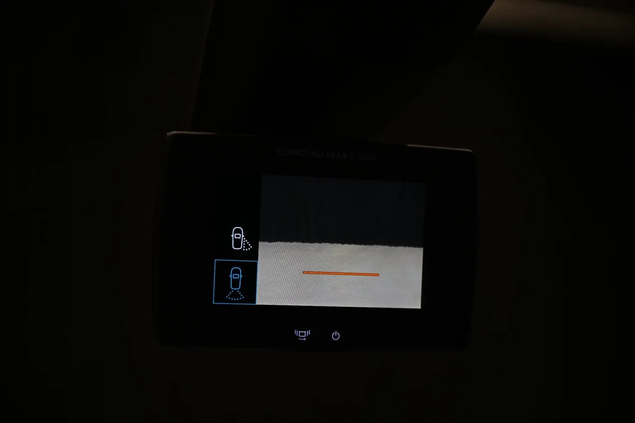 Vehicle image 18