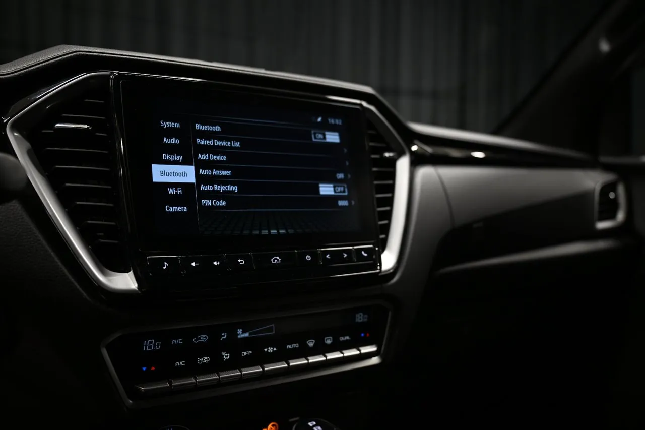 Vehicle image 30