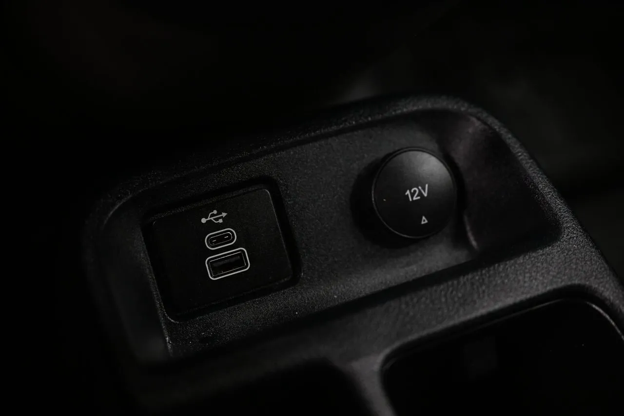 Vehicle image 34