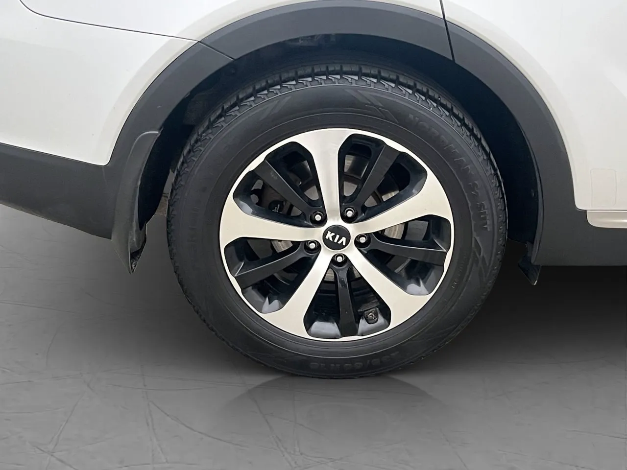 Vehicle image 32