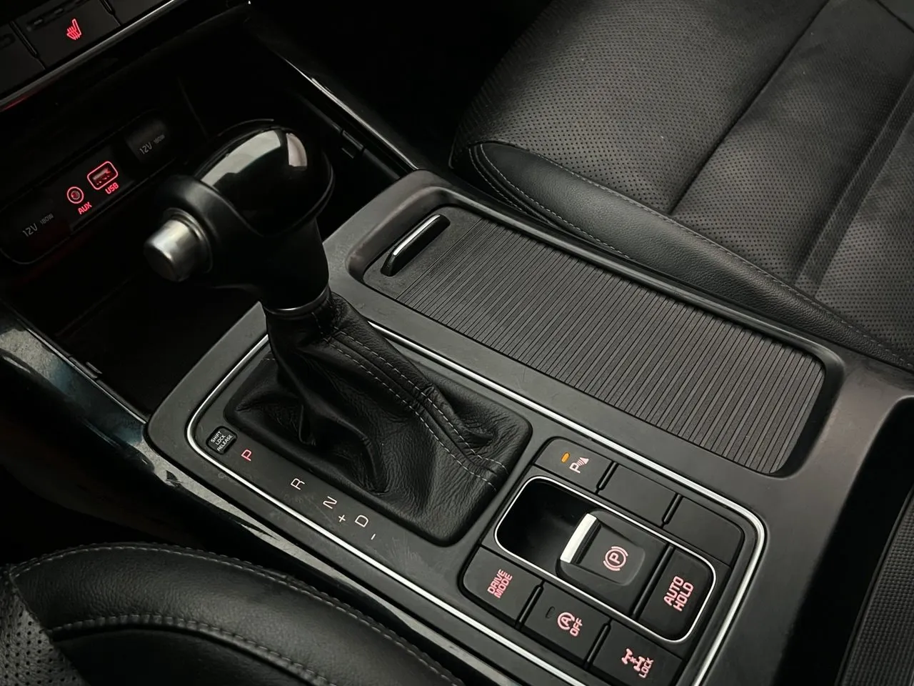 Vehicle image 26