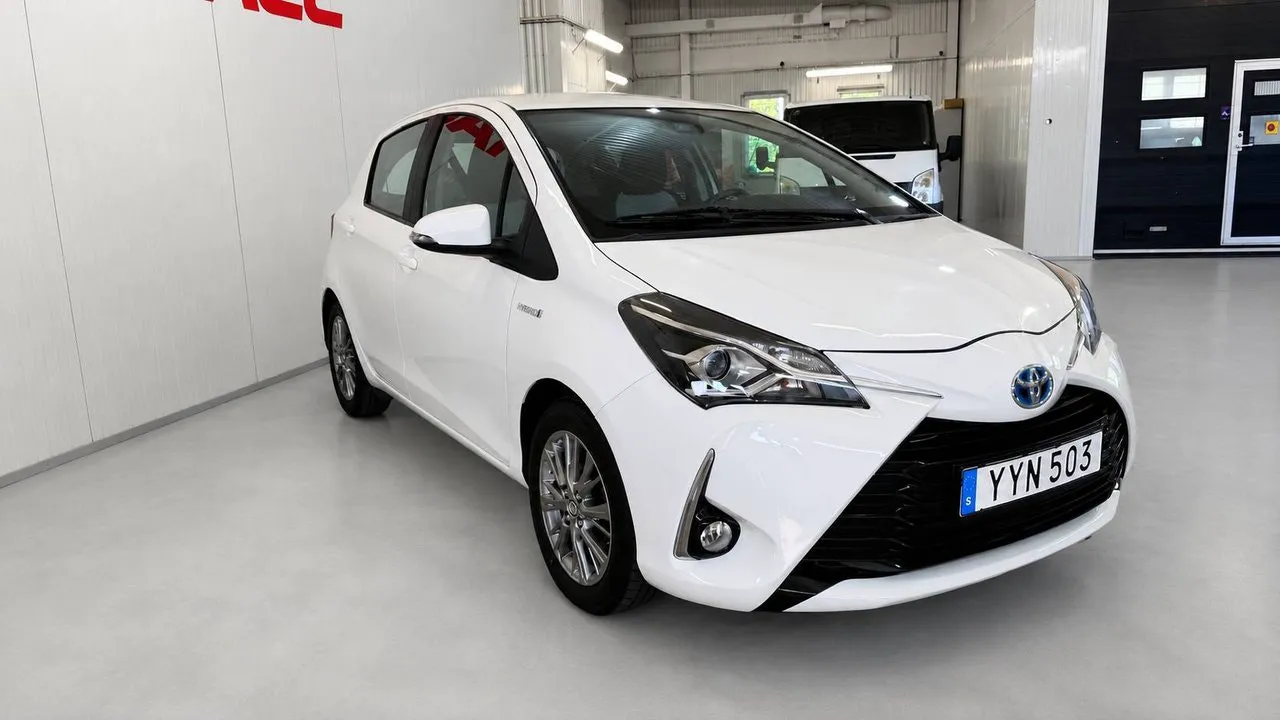 Vehicle image 6