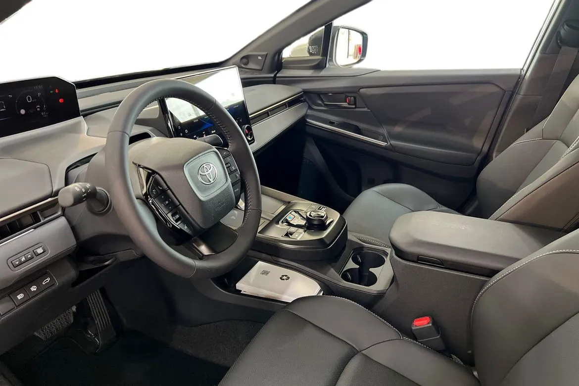 Vehicle image 11