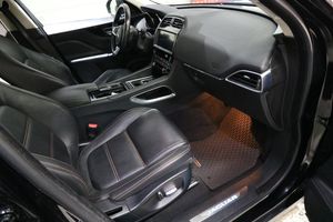 Jaguar F-Pace bild 15