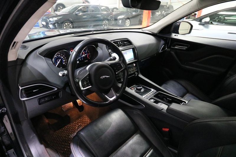 Jaguar F-Pace bild 8