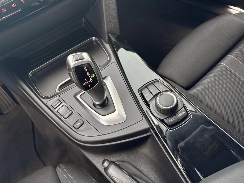BMW 330 bild 6