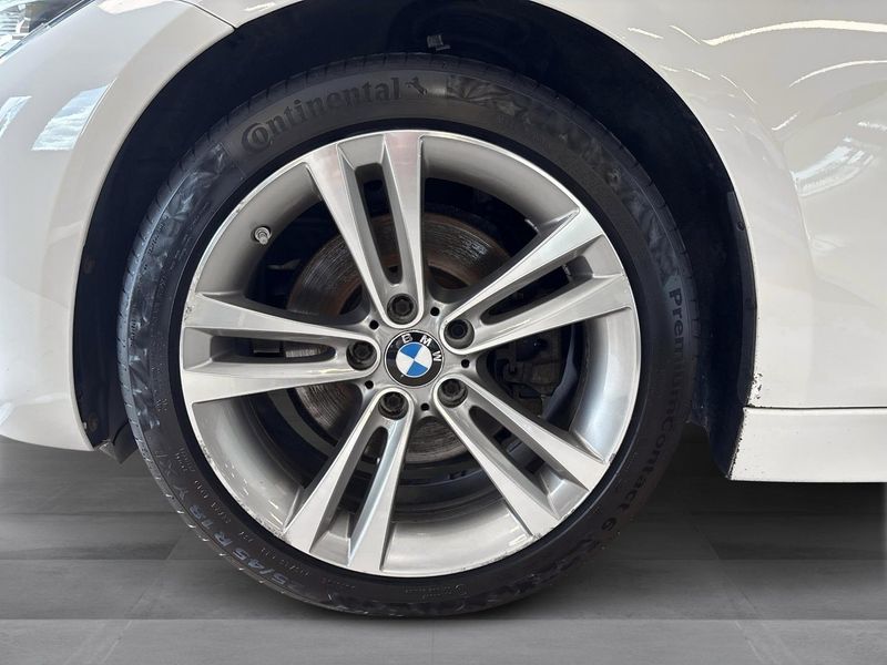 BMW 330 bild 9