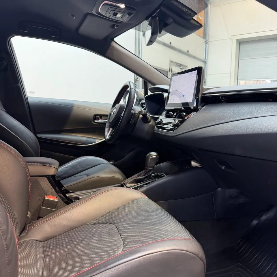 Vehicle image 11