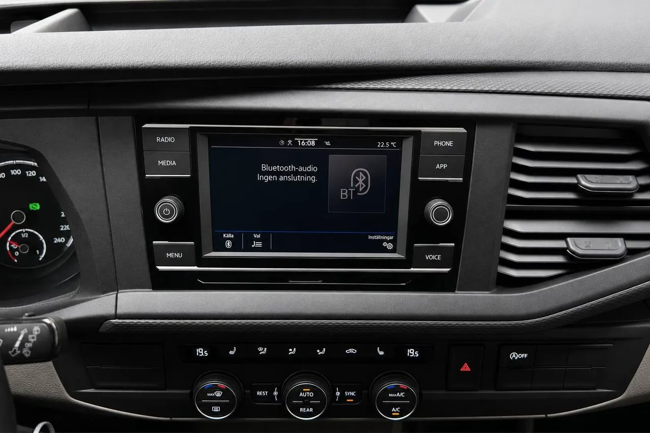 Vehicle image 16