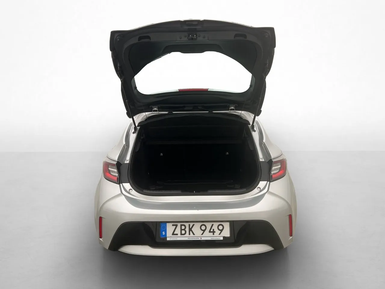 Vehicle image 9