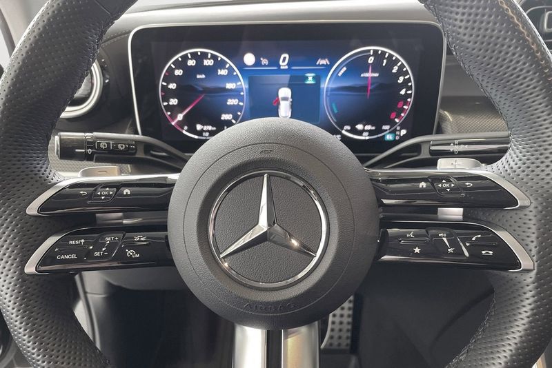 Mercedes GLC300 bild 11