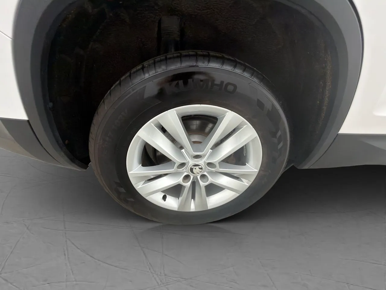Vehicle image 30