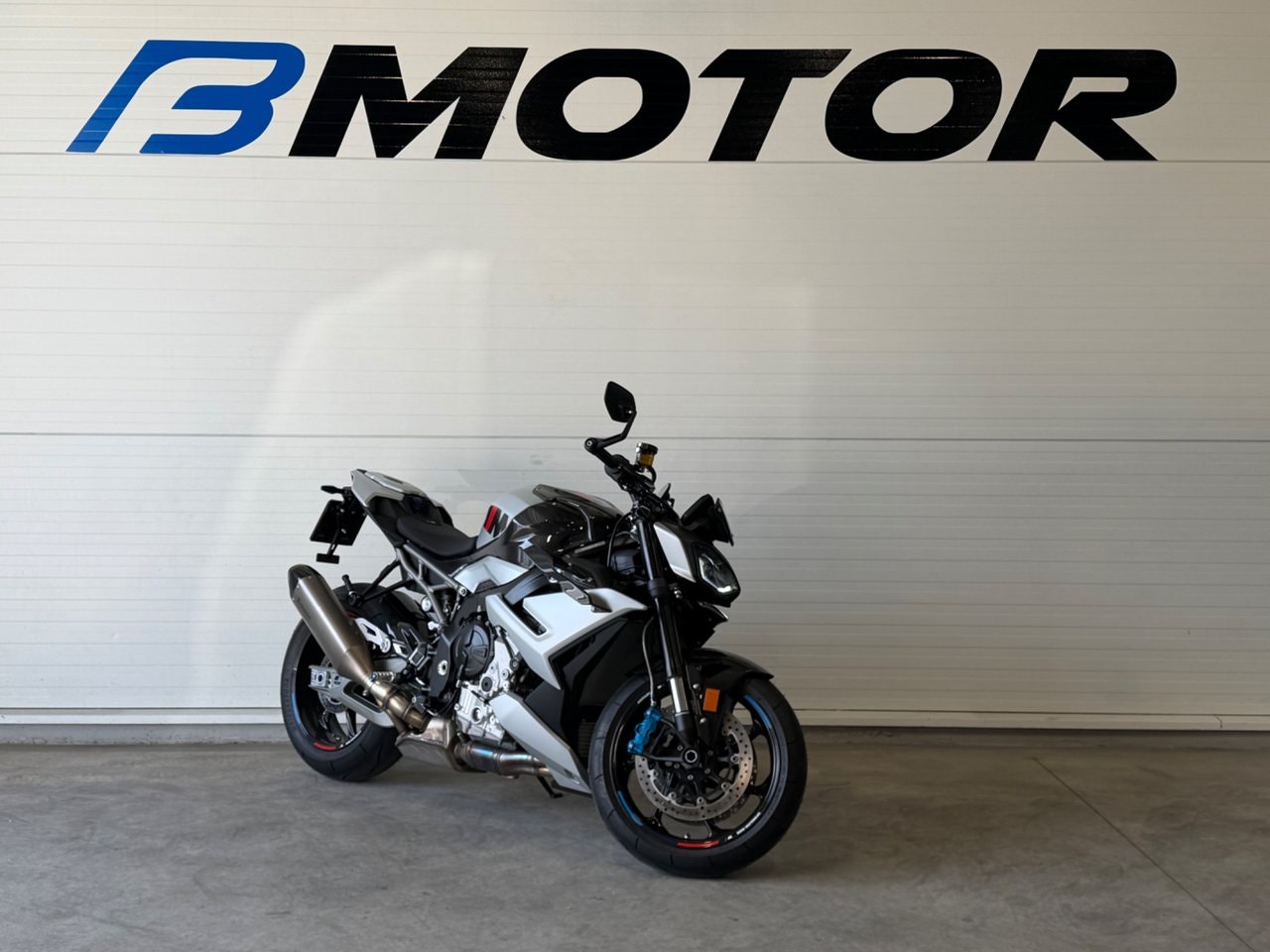 BMW M 1000 R