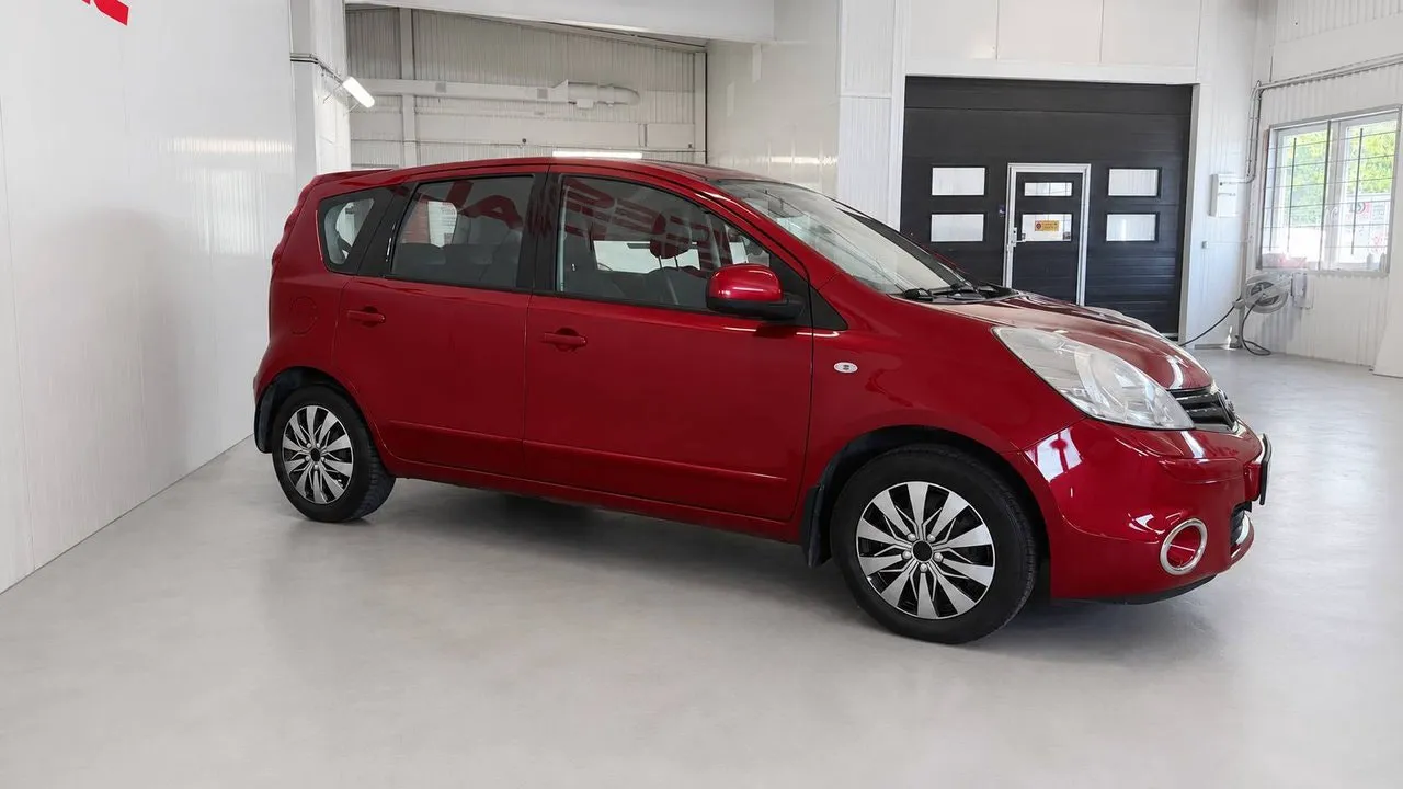 Vehicle image 8
