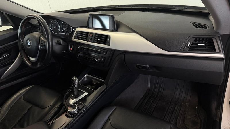 BMW 320 bild 10