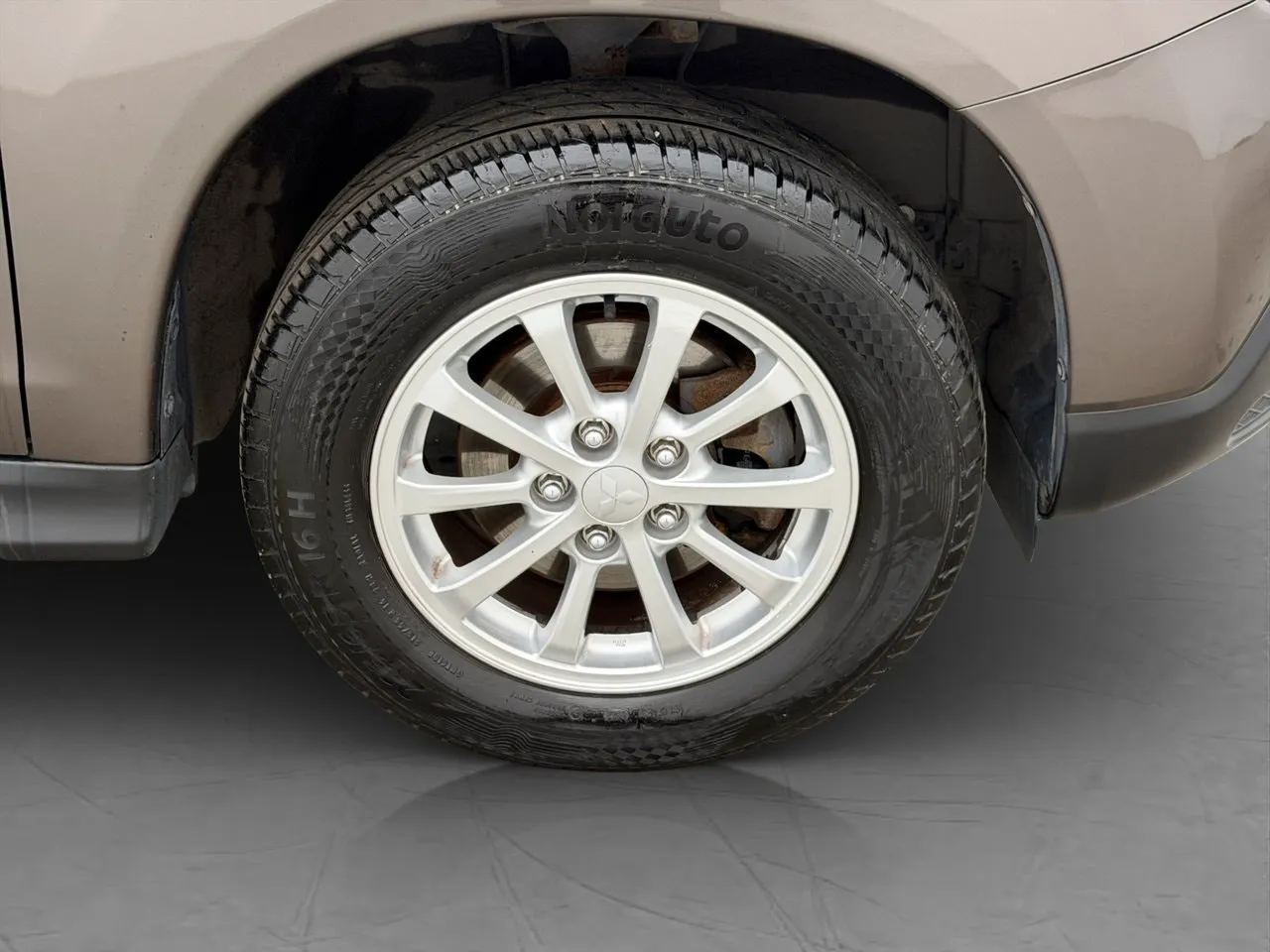 Vehicle image 25
