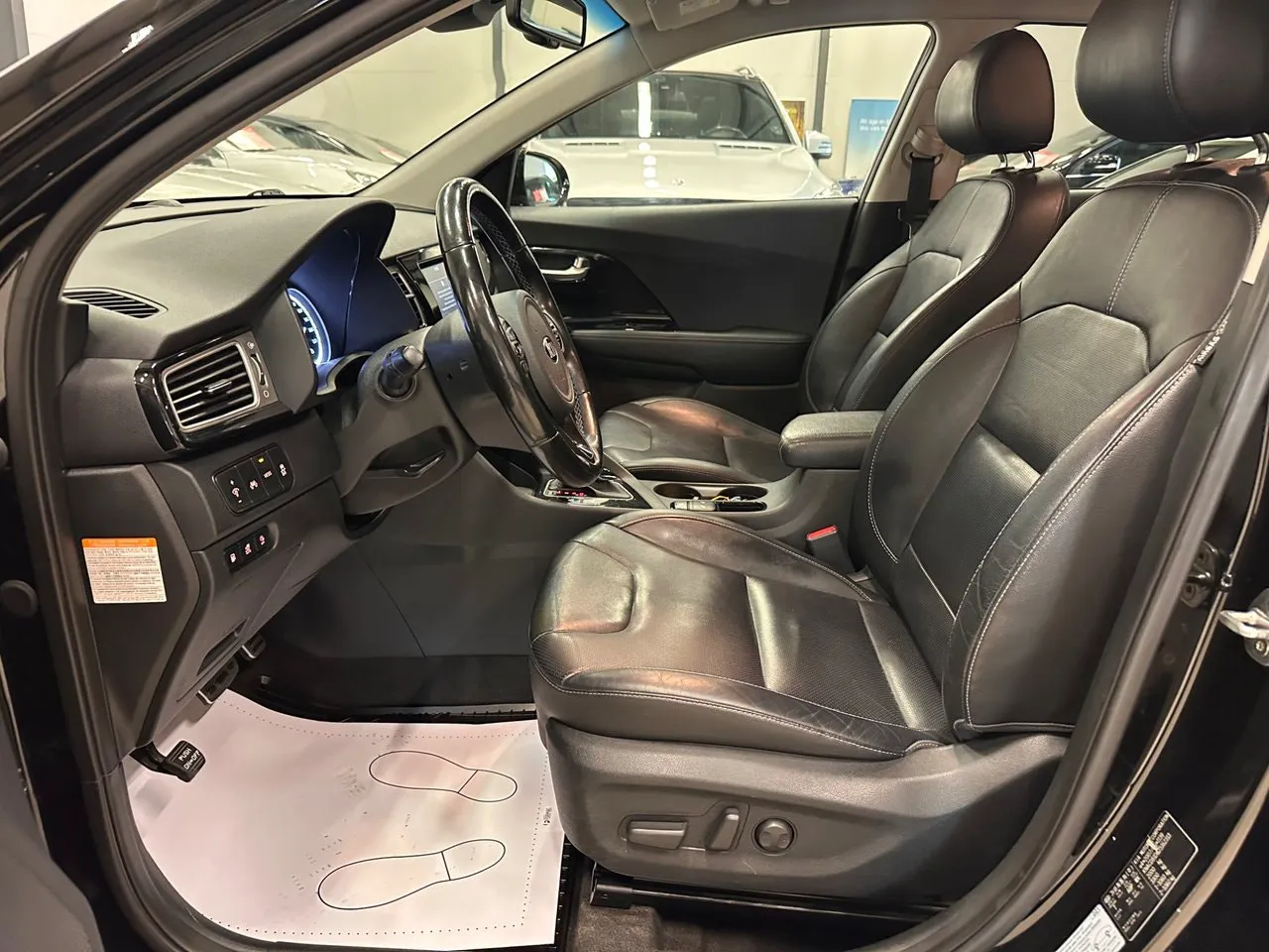 Vehicle image 25