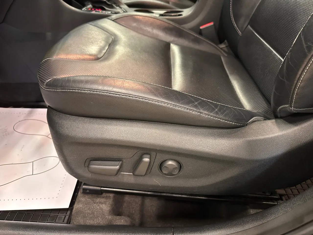 Vehicle image 24