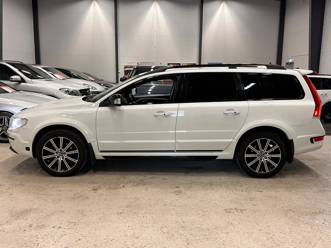 Vehicle image 7